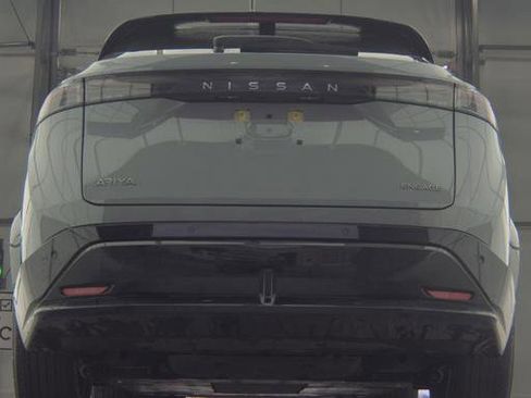 Used 2023 Nissan Ariya AWD image 10