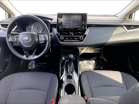 Used 2022 Toyota Corolla LE FWD image 19