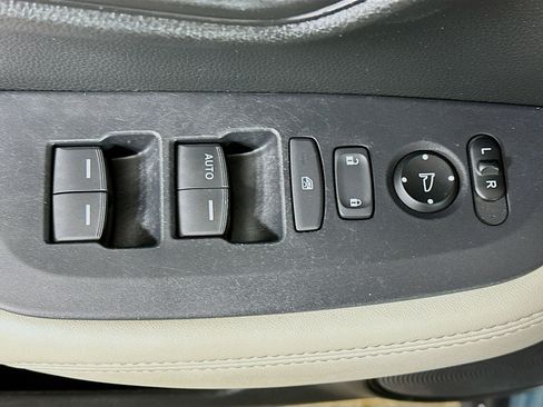 Used 2024 Honda HR-V LX image 15