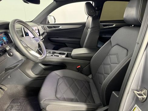 Used 2024 Volkswagen Atlas Cross Sport SE AWD/4WD image 22