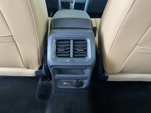 Certified 2023 Volkswagen Tiguan SE R-Line FWD image 39