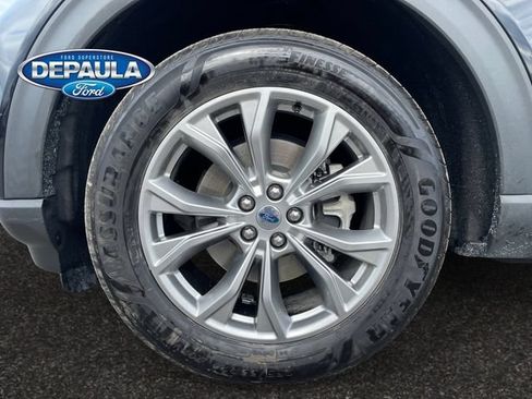Used 2021 Ford Explorer XLT w/ Equipment Group 202A AWD/4WD image 18