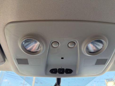 Used 2016 Chevrolet Traverse LT image 42