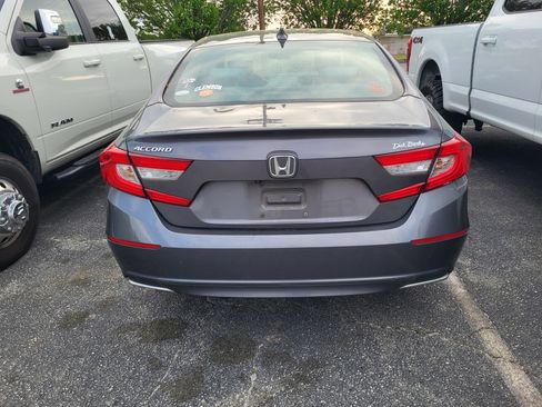 Used 2018 Honda Accord EX image 5