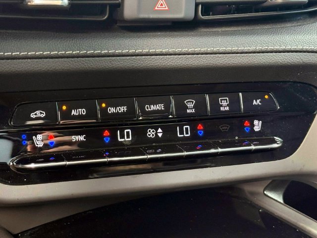 Used 2023 Buick Envision Avenir AWD/4WD image 31