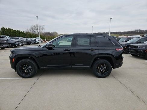 New 2026 Jeep Grand Cherokee Altitude AWD/4WD image 2