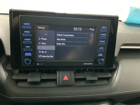 Used 2021 Toyota RAV4 LE AWD/4WD image 22