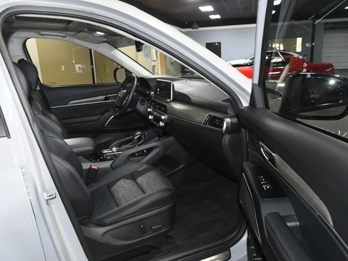 Used 2022 Kia Telluride SX w/ SX Prestige Package image 46