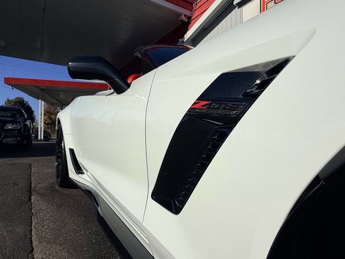 Used 2016 Chevrolet Corvette Z06 w/ 3LZ Preferred Equipment Group image 21