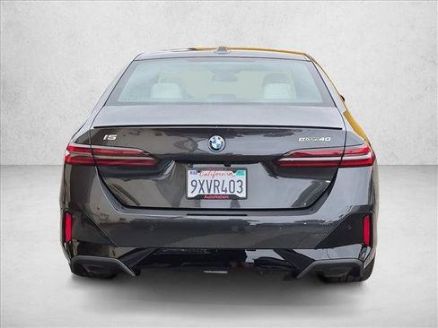 Used 2026 BMW i5 M60 w/ M Sport Package RWD image 7