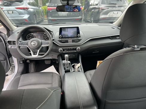 Used 2021 Nissan Altima 2.5 SV FWD image 31