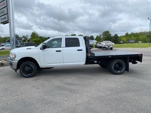 New 2024 RAM 3500 Tradesman w/ Chrome Appearance Group AWD/4WD image 2