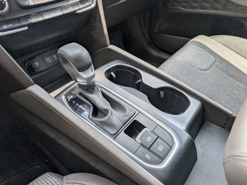 Used 2019 Hyundai Santa Fe SE FWD image 17