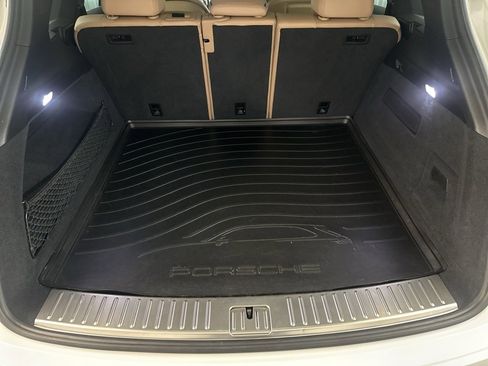 Used 2019 Porsche Cayenne S image 32