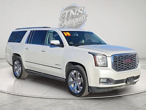Used 2019 GMC Yukon XL Denali w/ Denali Ultimate Package image 7