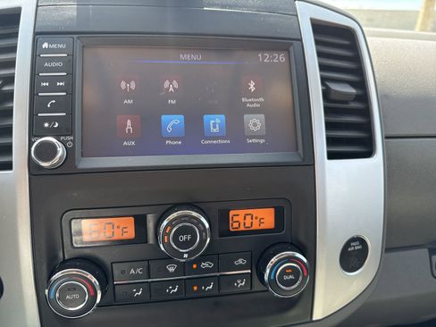 Certified 2021 Nissan Frontier SV w/ Midnight Edition Floor Mats image 10