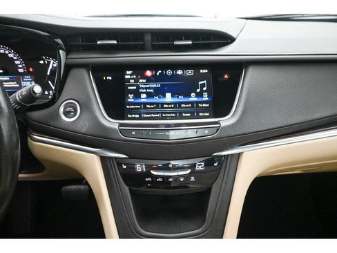 Used 2018 Cadillac XT5 Luxury w/ Driver Awareness Package FWD image 17