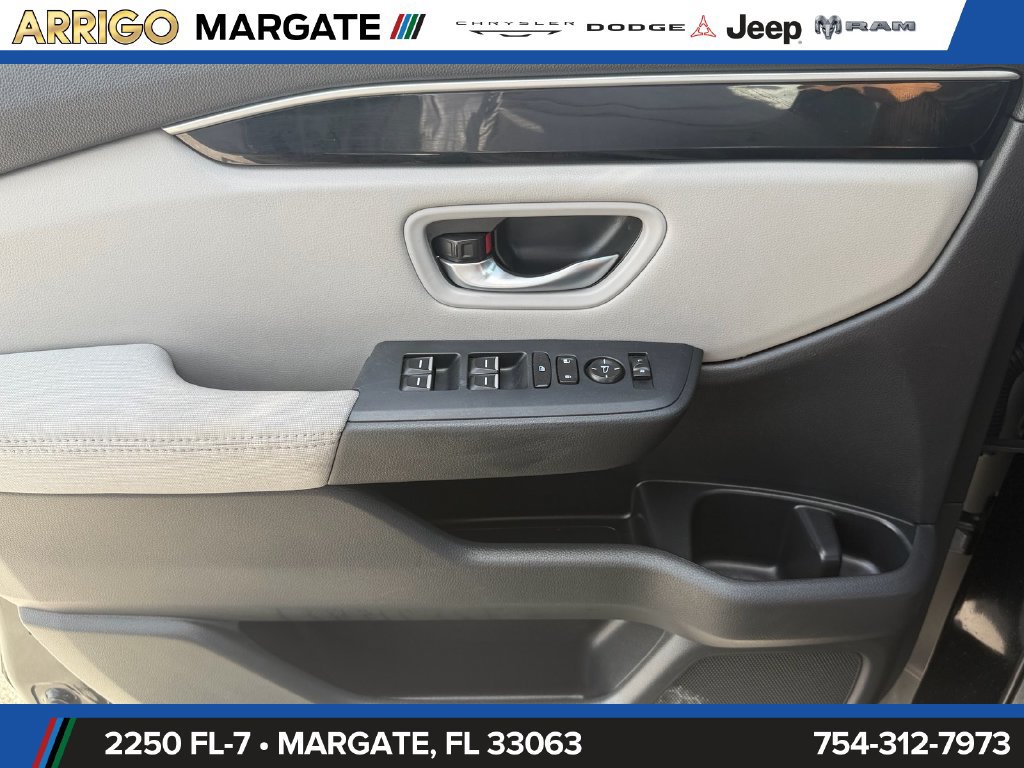 Used 2023 Honda Pilot LX image 33