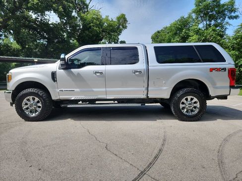 Used 2018 Ford F250 XLT w/ XLT Premium Package AWD/4WD image 5