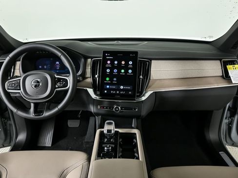 New 2026 Volvo XC90 B6 Plus w/ Protection Package Premier image 18