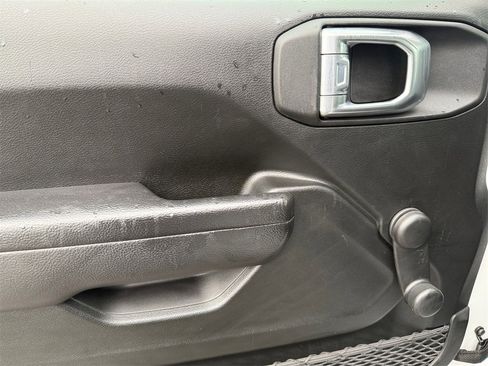 Used 2022 Jeep Wrangler Unlimited Sport image 9