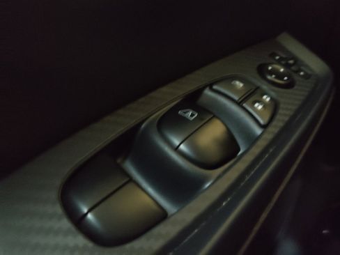 Used 2024 Nissan Sentra SV FWD image 27