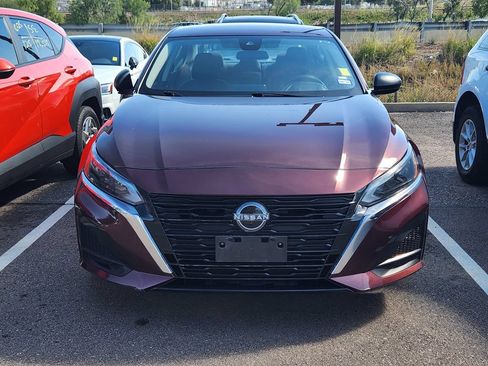 Used 2024 Nissan Altima 2.5 SV FWD image 3