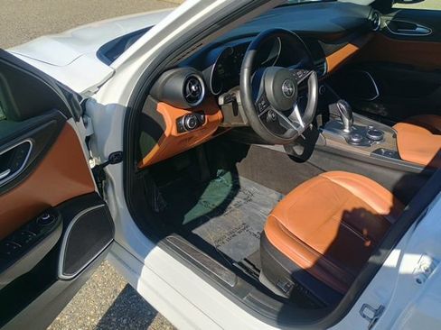 Used 2019 Alfa Romeo Giulia Ti AWD/4WD image 24