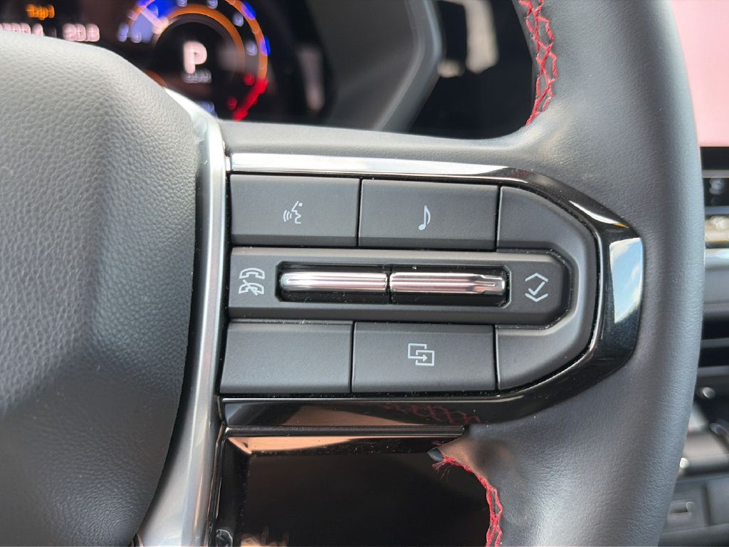 Used 2025 Chevrolet Colorado W/T w/ WT Custom Package RWD image 22