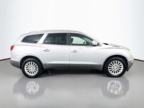 Used 2010 Buick Enclave CXL FWD image 4