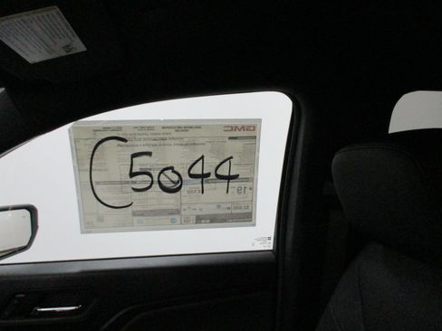 New 2026 GMC Canyon Elevation w/ Convenience Package image 15