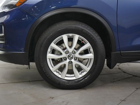 Used 2017 Nissan Rogue SV AWD/4WD image 28