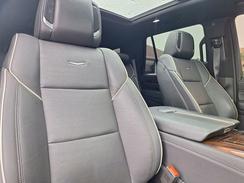Certified 2023 Cadillac Escalade Premium Luxury image 30