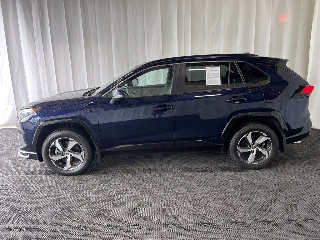 Used 2024 Toyota RAV4 SE w/ Weather & Moonroof Package AWD/4WD image 27