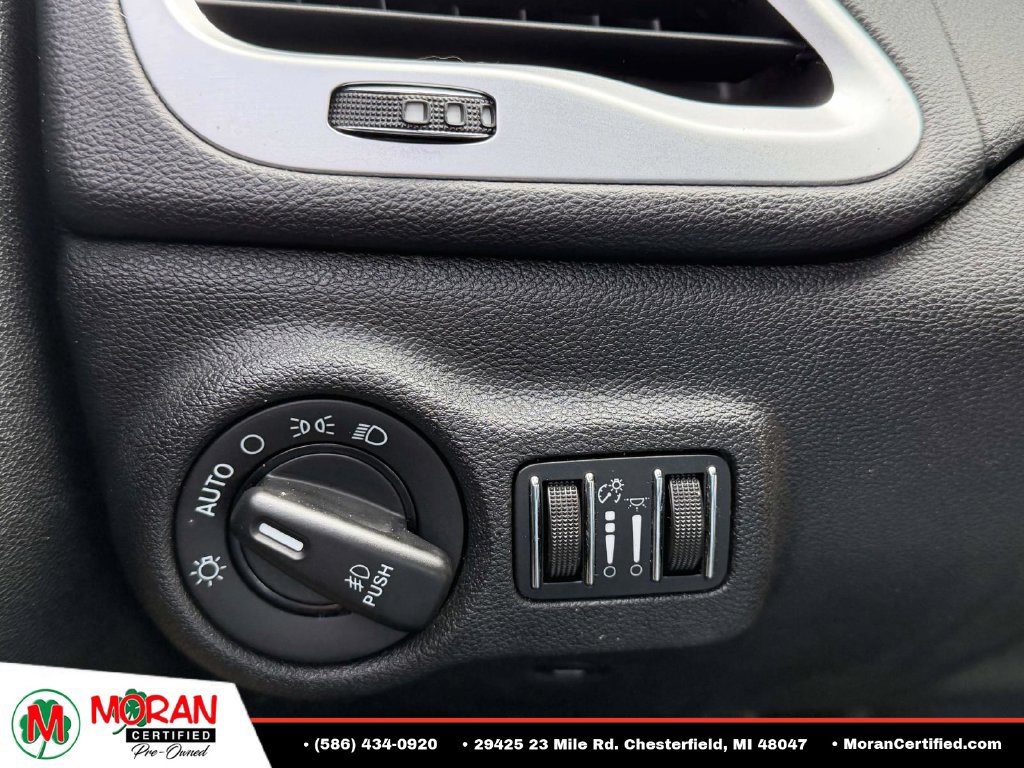 Used 2013 Dodge Dart Limited w/ Premium Group FWD image 25