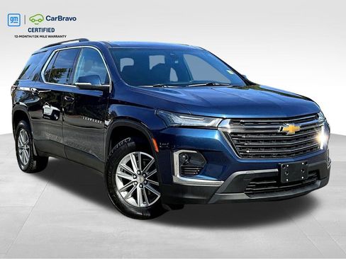 Certified 2022 Chevrolet Traverse LT image 1