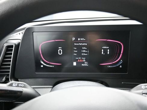 Used 2025 Kia Sportage LX image 18