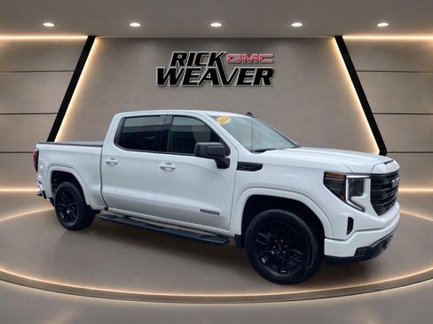 Used 2024 GMC Sierra 1500 Elevation w/ LPO, Elevation Black Package AWD/4WD image 8