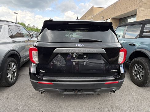 Used 2023 Ford Explorer XLT w/ Equipment Group 202A AWD/4WD image 6