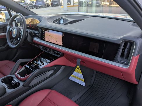 New 2026 Porsche Cayenne S image 26