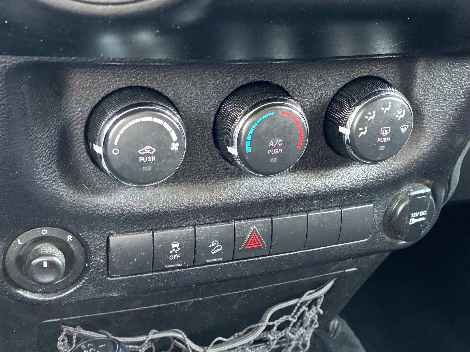 Used 2014 Jeep Wrangler Unlimited Sport w/ Quick Order Package 24S AWD/4WD image 24
