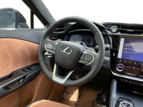 Used 2023 Lexus RZ 450e Premium image 12