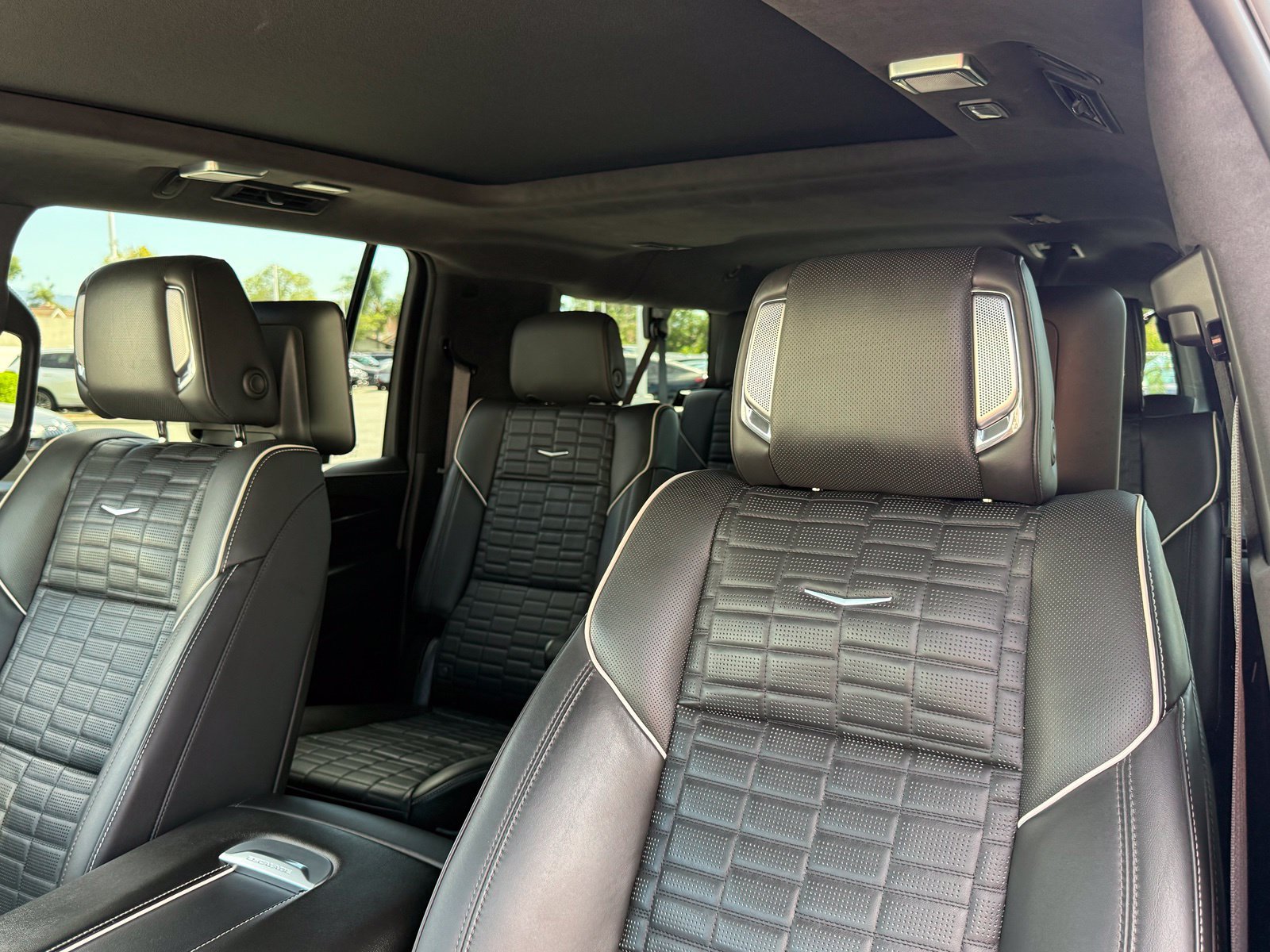 Used 2024 Cadillac Escalade ESV Premium Luxury Platinum AWD/4WD image 23