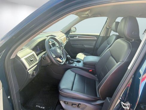 Certified 2022 Volkswagen Atlas SE image 5