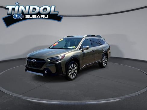 Certified 2025 Subaru Outback Touring AWD/4WD image 4