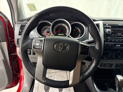 Used 2012 Toyota Tacoma PreRunner image 19