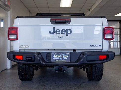 Certified 2020 Jeep Gladiator Sport w/ Quick Order Package 24S image 4