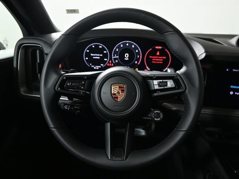 Used 2026 Porsche Cayenne Coupe AWD/4WD image 18