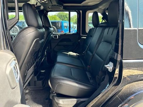 Used 2022 Jeep Wrangler Unlimited Rubicon 4xe w/ Steel Bumper Group AWD/4WD image 12
