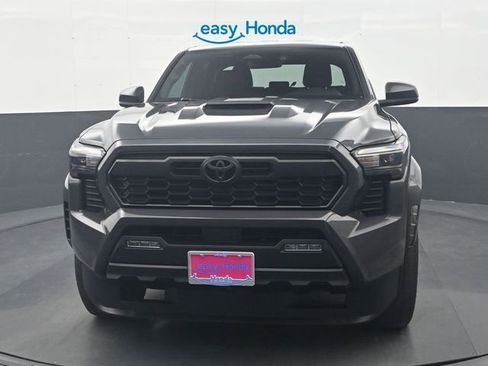 Used 2024 Toyota Tacoma TRD Sport image 3